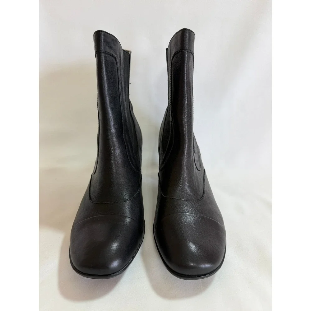 Born Crown Kola Black Leather Heeled Chelsea Ankle Boots Size 11